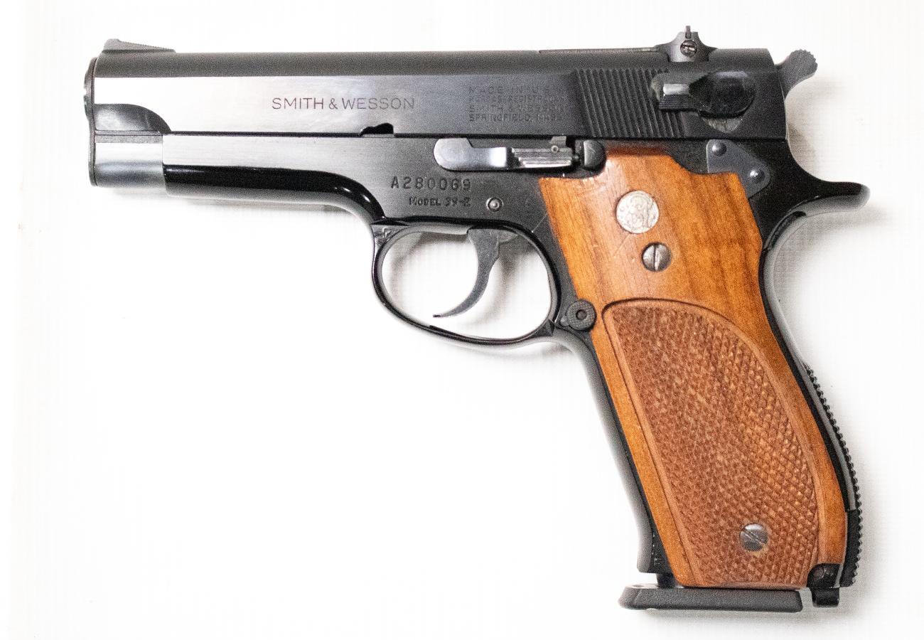 SMITH AND WESSON 39-2 9mm Used Semi-Auto Pistol with DA/SA Trigger